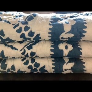 POTTERY BARN Quilted Standard Shams